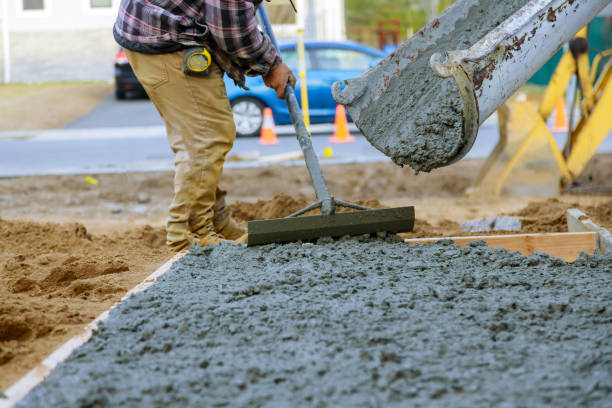 Best Concrete Sidewalk Installation in Farngton Hills, MI